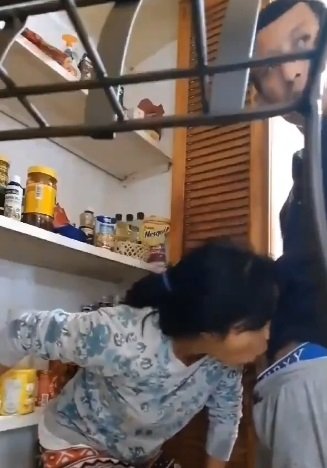 Fotos Filha pagando boquete pro pai escondido #1